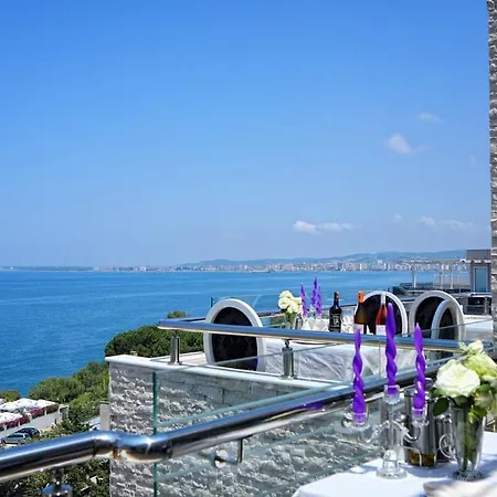 Aler Luxury Hotel 4*