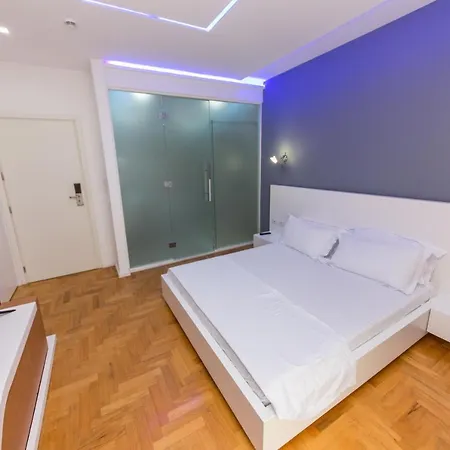 Aler Luxury מלון 4*